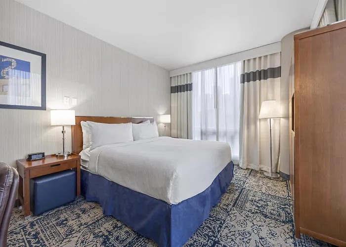 Vista Lic Hotel, Premier Collection By Best Western New York